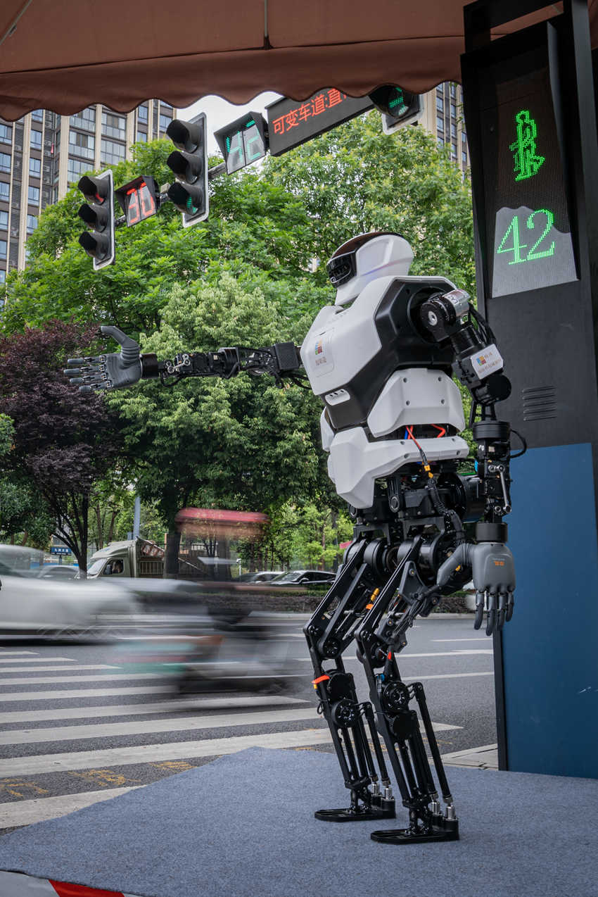 科技产品集中亮相。绵阳公安供图